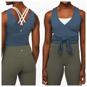 Lululemon Twist Me Up Crop Tank Code Blue Adjustable to fit 6/8